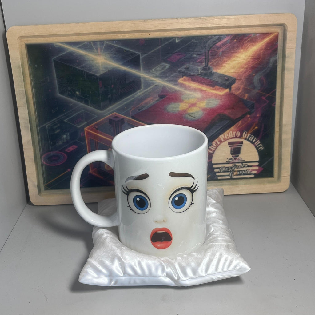 Mug 'smiley' Design Élégant et Finition de Haute Qualité Idéale pour les Collectionneurs ou Cadeau Unique